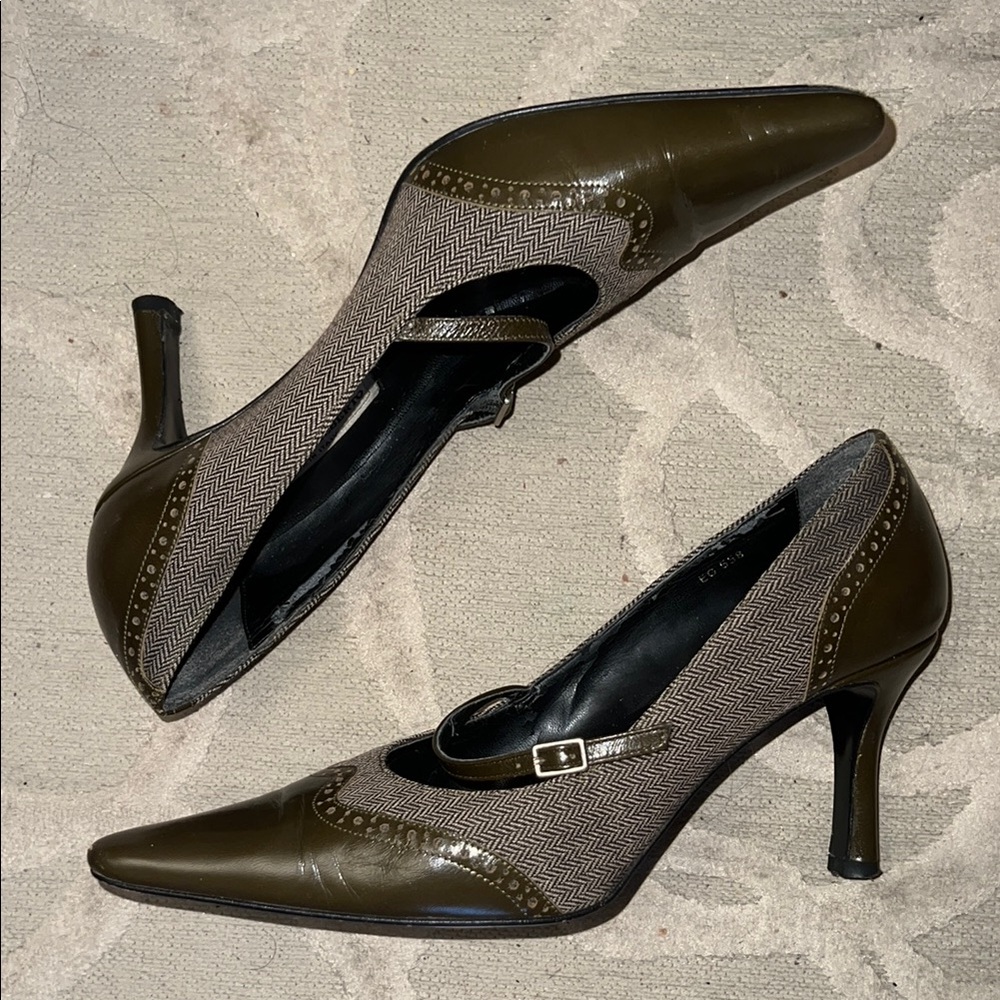 🇮🇹🌷CARLO ALBERTO🌷🇮🇹Olive fabric and leather Italian made pointed toe pumps